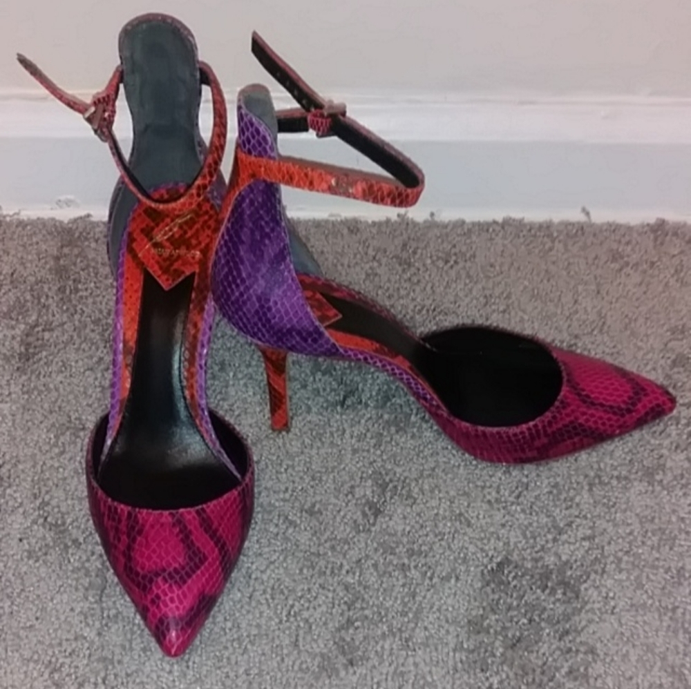 Brian Atwood Snakeskin Print All Leather Sz 8